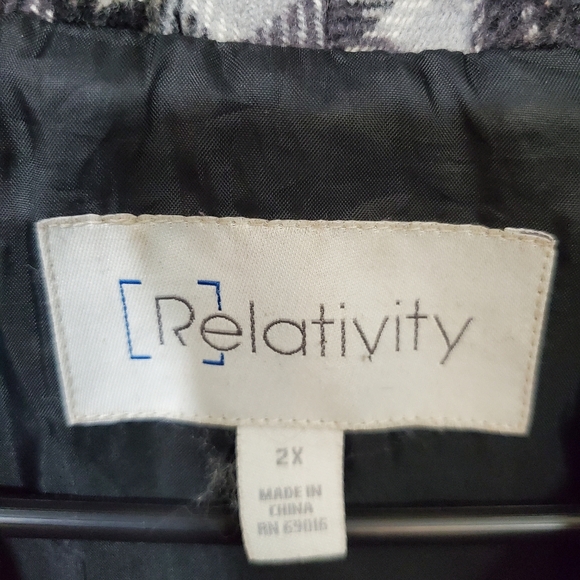 Relativity Plaid Black and Gray Women's Pea Coat Sz 2X - Picture 3 of 7